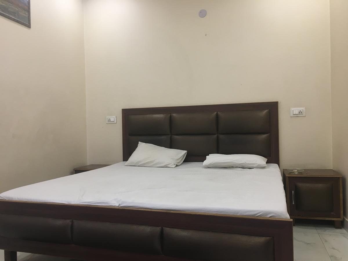 ג'אמו Oyo 12976 Hotel New Fiza מראה חיצוני תמונה