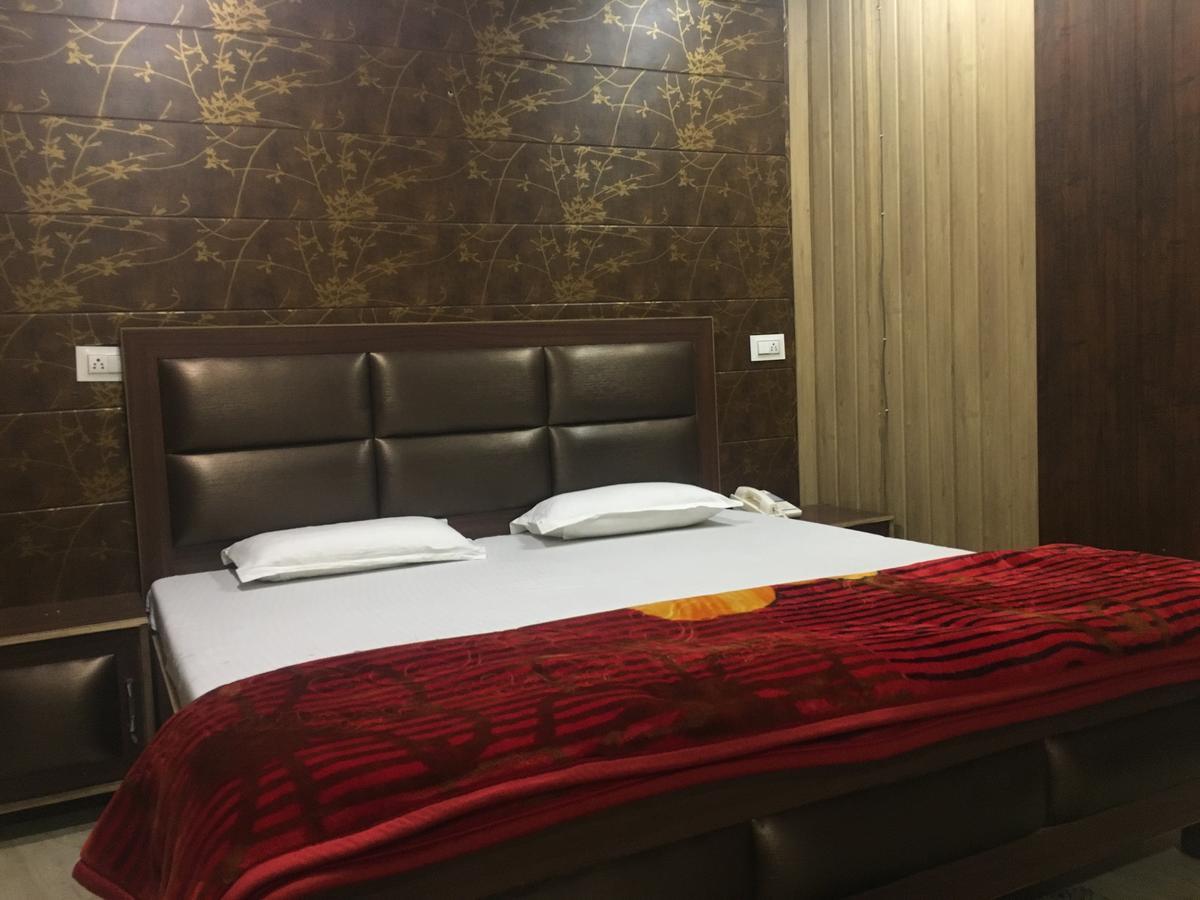 ג'אמו Oyo 12976 Hotel New Fiza מראה חיצוני תמונה