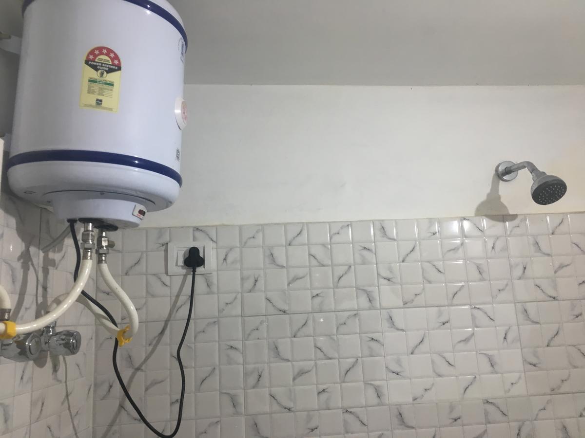 ג'אמו Oyo 12976 Hotel New Fiza מראה חיצוני תמונה