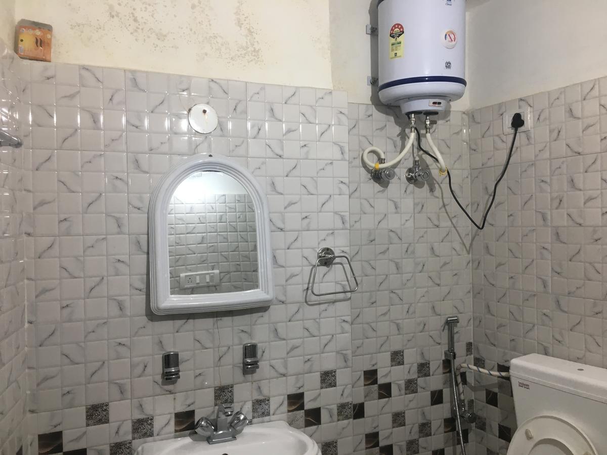 ג'אמו Oyo 12976 Hotel New Fiza מראה חיצוני תמונה