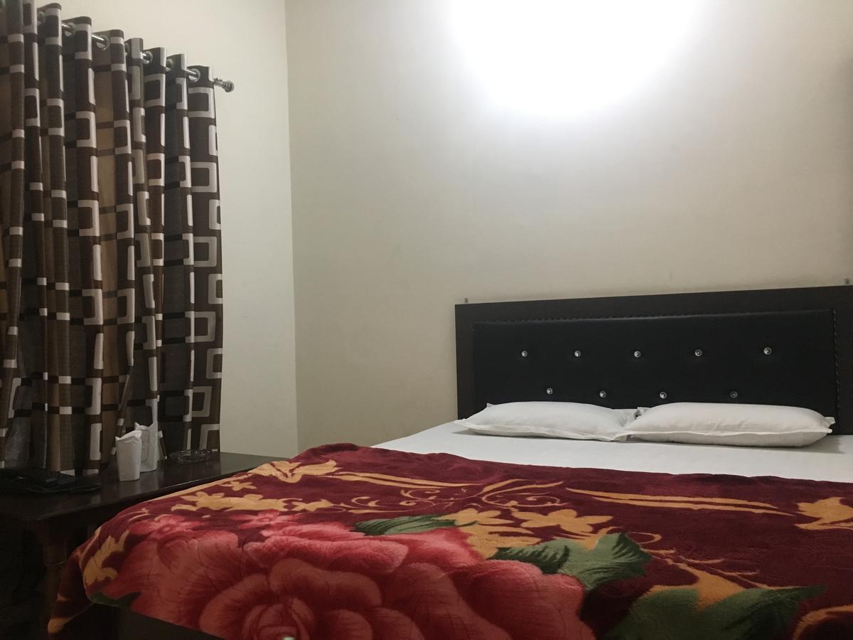 ג'אמו Oyo 12976 Hotel New Fiza מראה חיצוני תמונה
