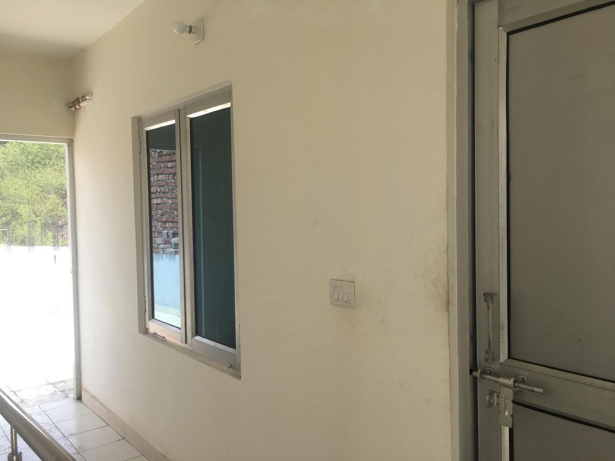 ג'אמו Oyo 12976 Hotel New Fiza מראה חיצוני תמונה