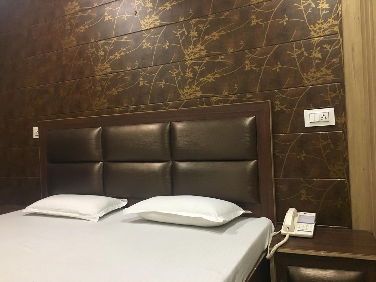 ג'אמו Oyo 12976 Hotel New Fiza מראה חיצוני תמונה