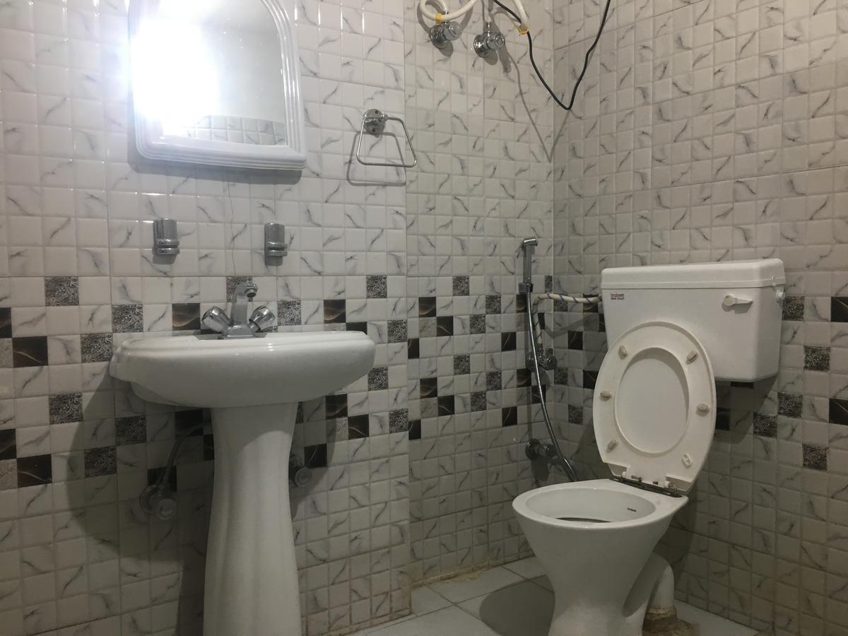 ג'אמו Oyo 12976 Hotel New Fiza מראה חיצוני תמונה