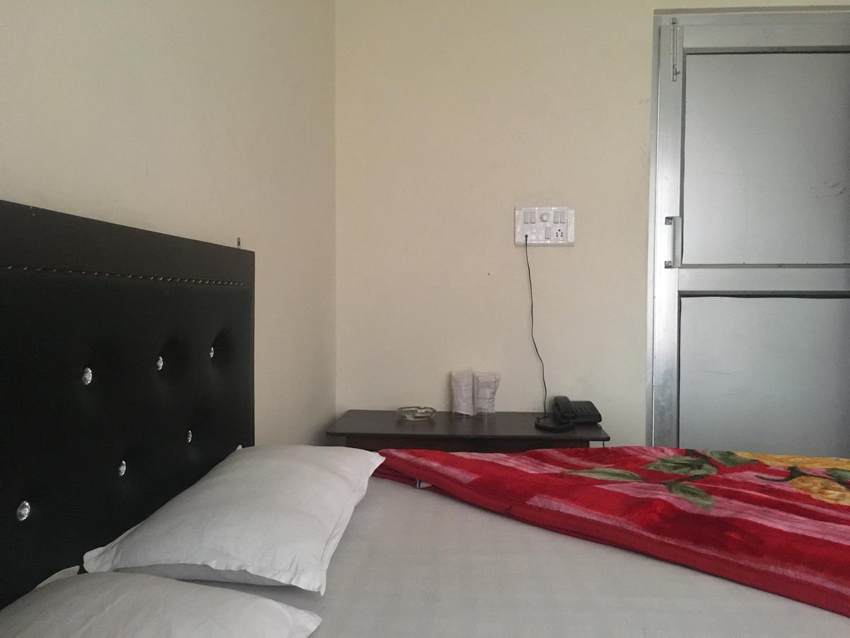 ג'אמו Oyo 12976 Hotel New Fiza מראה חיצוני תמונה